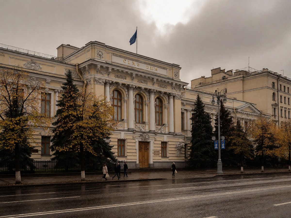 Bank of Russia holds interest rate at 14 percent amid inflation