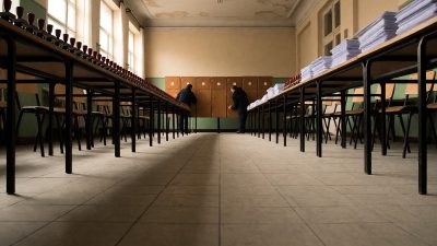 Iliana Yotova leads polls in Bulgarian presidential election