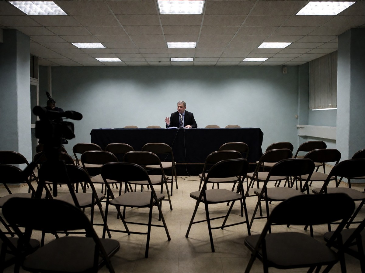 Aleksandar Vucic concedes defeat in Serbian snap parliamentary elections