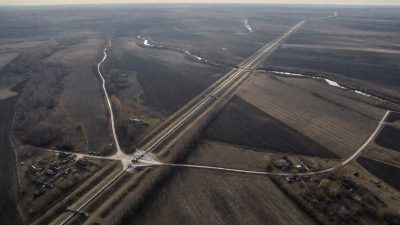 Ukrainian troops capture Russian soldiers using underground gas pipelines